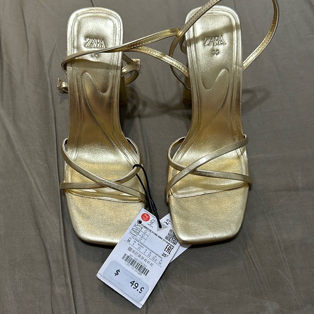 Strappy Metallic heeled sandal